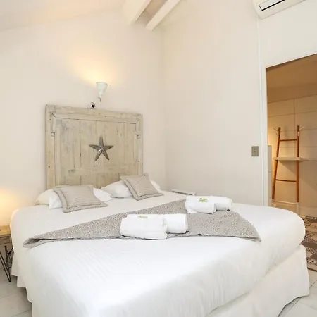 Immogroom - Duplex With Air Conditioner - 5 Min From The - Suquet Apartment